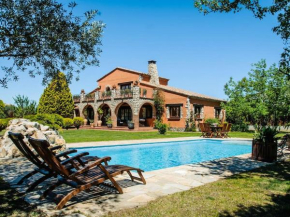 Ideal villa in Peralada with private pool and garden